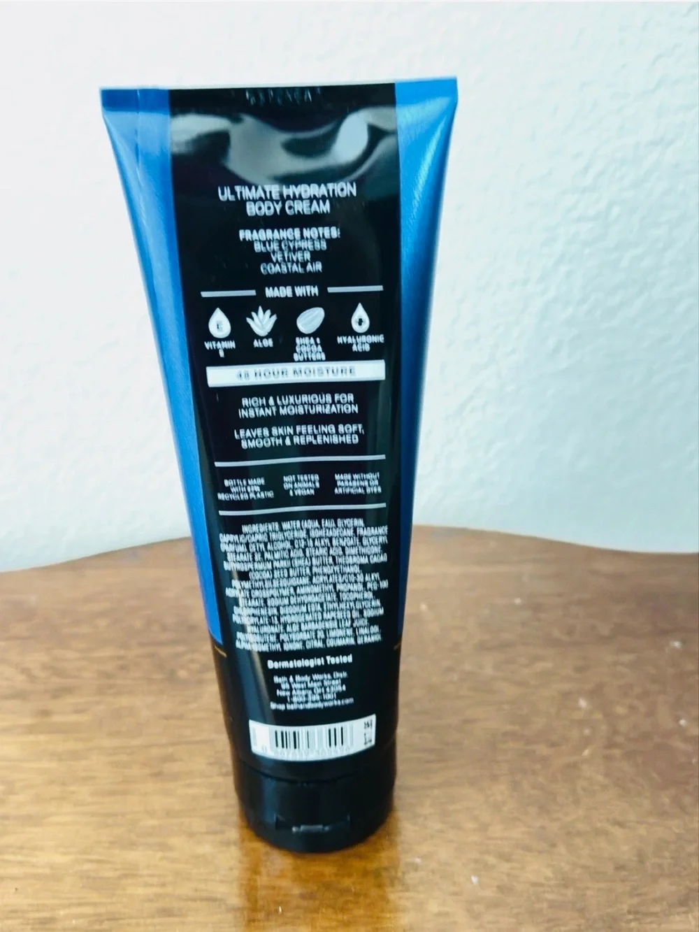 Bath & Body Works Men's Ocean Body Cream in Blue with Gold Accents